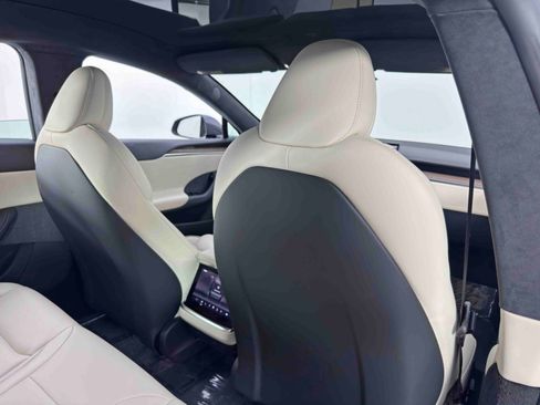 Used 2021 Tesla Model S Plaid image 36