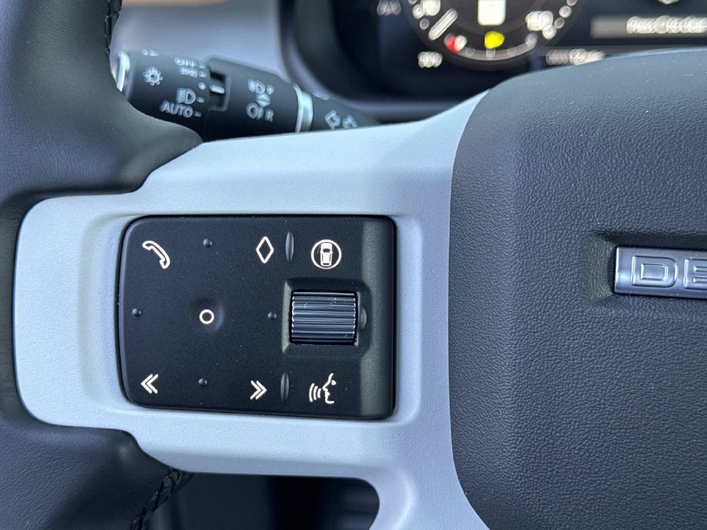 New 2026 Land Rover Defender 110 S AWD/4WD image 31