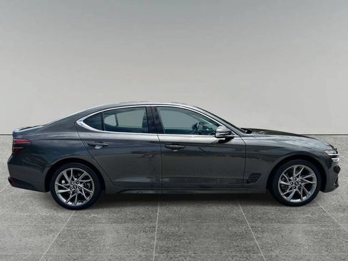 Used 2022 Genesis G70 2.0T RWD image 5