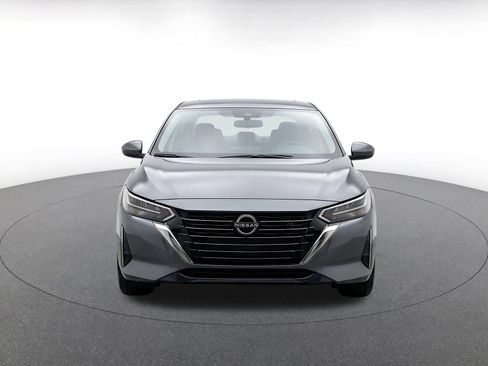 Used 2025 Nissan Sentra SV FWD image 2