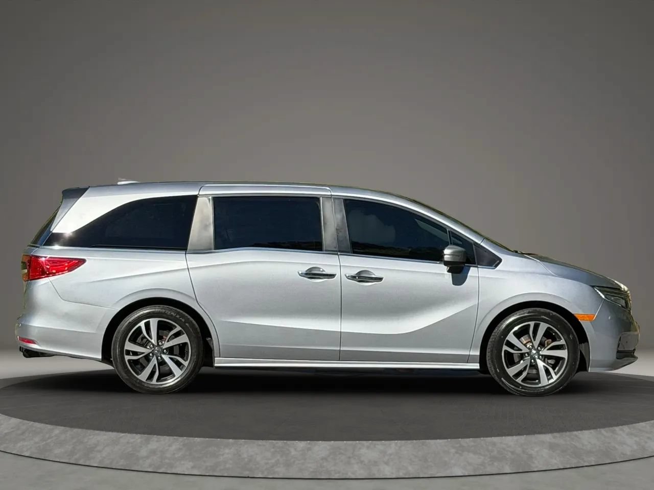 Used 2023 Honda Odyssey Touring image 8