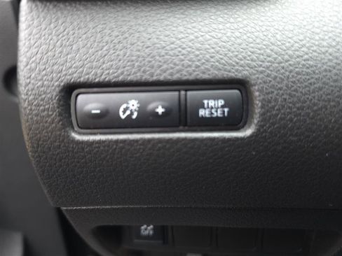 Used 2018 Nissan Rogue Sport S image 45