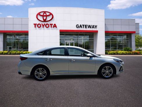 Used 2019 Hyundai Sonata SEL w/ Winter Weather Package FWD image 4