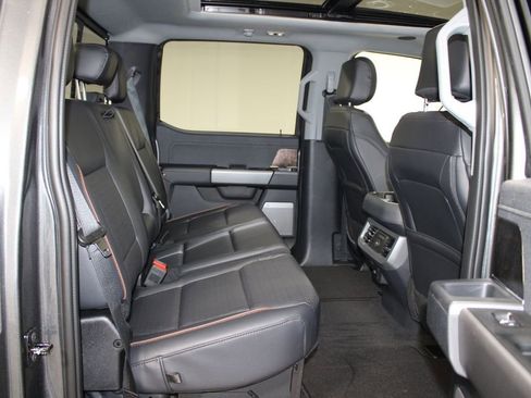 New 2026 Ford F250 Lariat w/ Black Appearance Package image 32