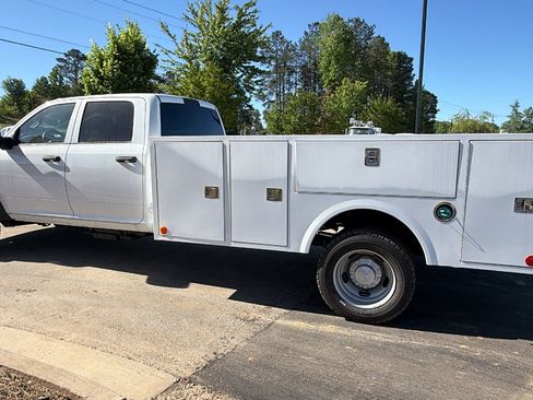 New 2026 RAM 5500 Tradesman w/ Chrome Appearance Group AWD/4WD image 11
