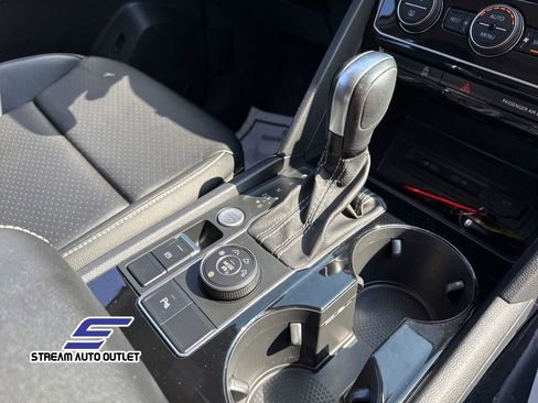 Used 2022 Volkswagen Atlas SEL R-Line image 17