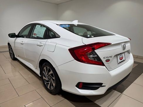 Used 2018 Honda Civic EX image 3