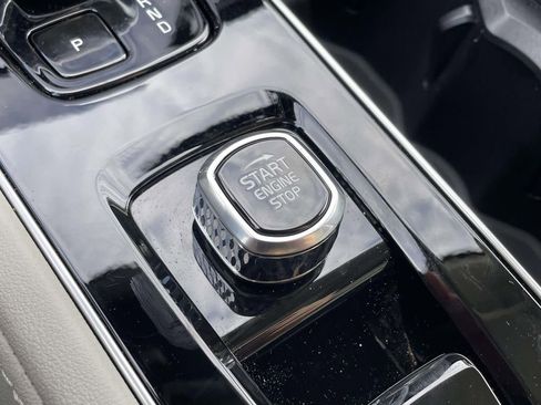 Used 2026 Volvo XC90 B6 Ultra w/ Lounge Package image 45