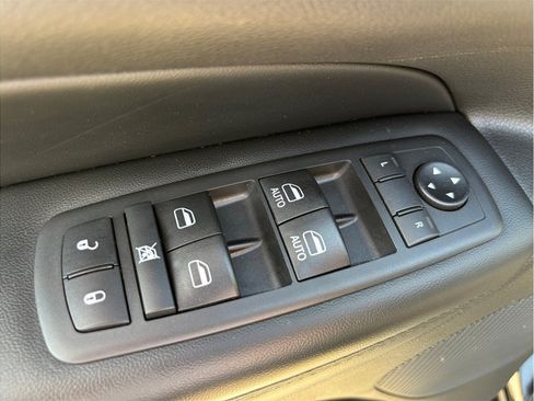 Used 2020 Jeep Grand Cherokee Altitude RWD image 20