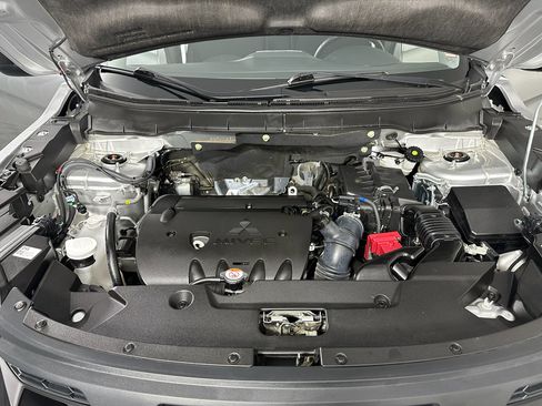 Used 2023 Mitsubishi Outlander Sport LE image 14