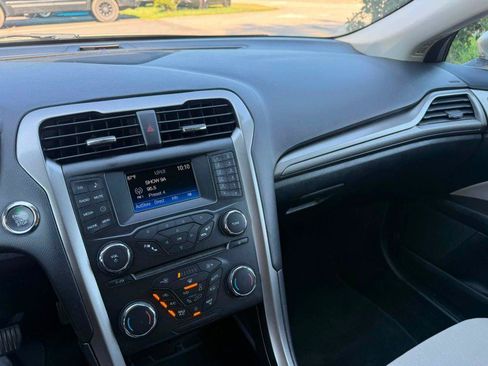 Used 2018 Ford Fusion S FWD image 21