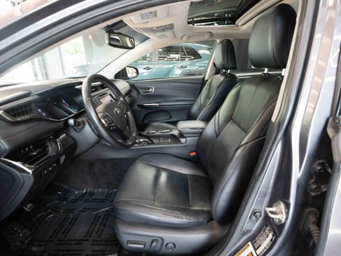 Used 2016 Toyota Avalon Touring FWD image 9