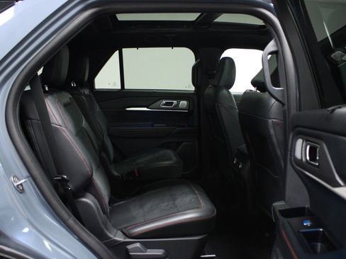 Used 2025 Ford Explorer ST image 16