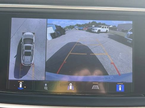 Used 2023 Buick Enclave Premium FWD image 10