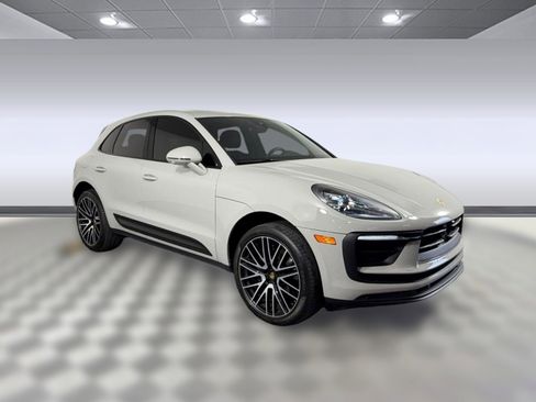 Used 2024 Porsche Macan image 7
