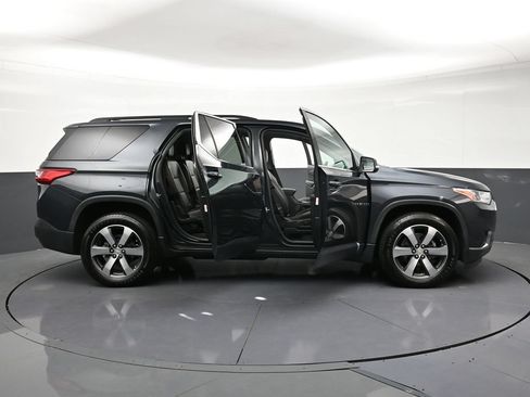 Used 2021 Chevrolet Traverse LT w/ LT Premium Package AWD/4WD image 33