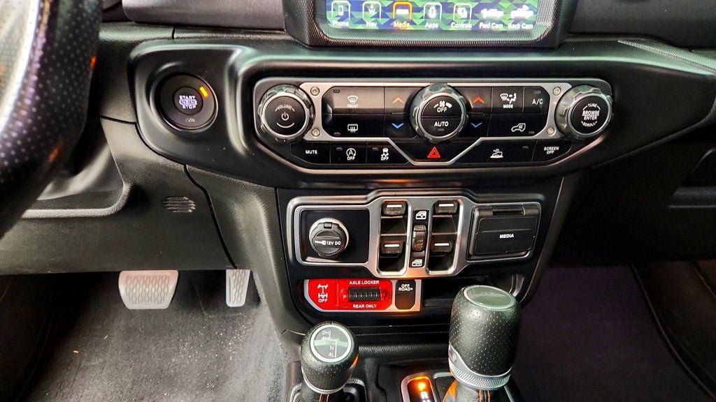 Used 2022 Jeep Gladiator Mojave w/ LED Lighting Group AWD/4WD image 17
