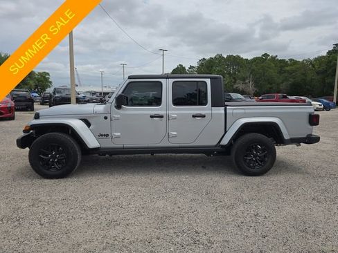 Used 2023 Jeep Gladiator Sport AWD/4WD image 6
