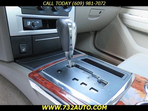 Used 2008 Chrysler 300 C w/ Protection Group II image 13