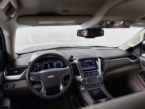Used 2017 Chevrolet Suburban LT RWD image 23