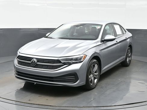 Used 2022 Volkswagen Jetta SE FWD image 1