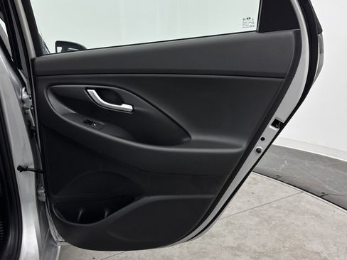 Used 2018 Hyundai Elantra GT FWD image 28