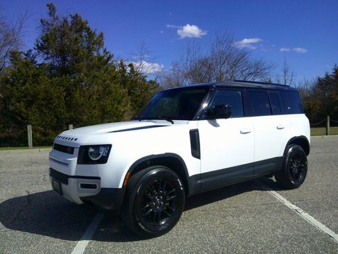 Used 2023 Land Rover Defender 110 S image 5