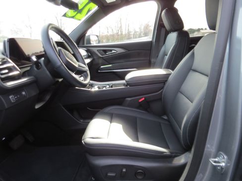 Certified 2025 Chevrolet Traverse LT image 14
