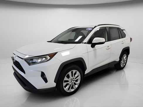 Used 2019 Toyota RAV4 XLE Premium image 9