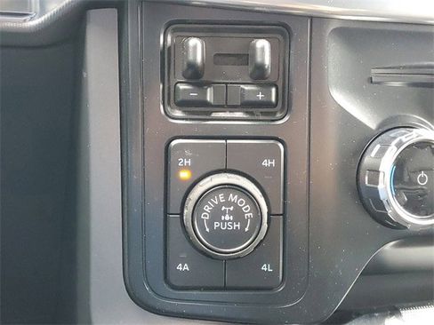 New 2025 Ford F150 Lariat w/ Equipment Group 502A High image 29