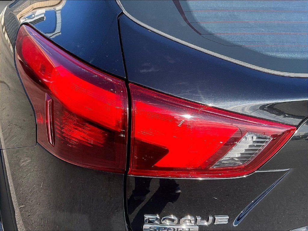 Used 2019 Nissan Rogue Sport S w/ Appearance Package AWD/4WD image 32