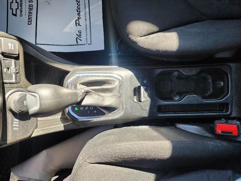 Used 2020 Jeep Renegade Latitude w/ Cold Weather Group image 28