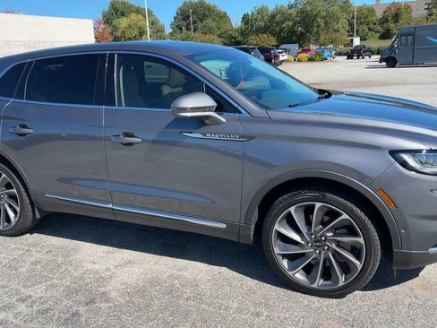 Used 2023 Lincoln Nautilus Reserve w/ Equipment Group 202A image 14