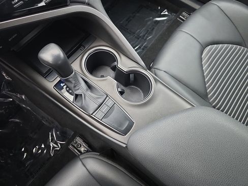 Used 2024 Toyota Camry SE image 30