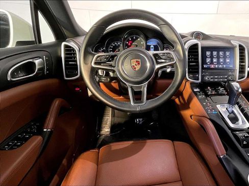 Used 2017 Porsche Cayenne Platinum Edition AWD/4WD image 13