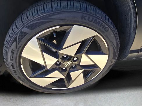 Used 2024 Hyundai Kona Limited image 18