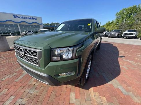 Used 2022 Nissan Frontier SV RWD image 24