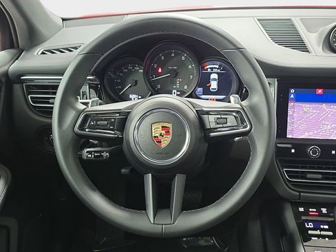 Certified 2025 Porsche Macan AWD/4WD image 13