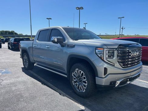 Used 2025 GMC Sierra 1500 Denali Ultimate AWD/4WD image 2