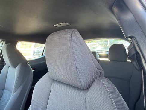 Used 2018 Toyota C-HR XLE FWD image 11