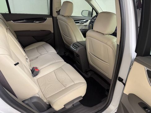 Used 2020 Cadillac XT6 Premium Luxury FWD image 28