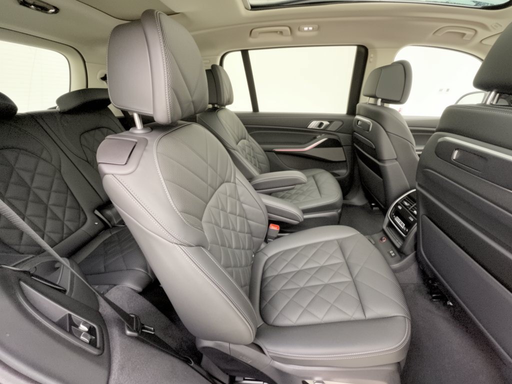 Certified 2024 BMW X7 xDrive40i AWD/4WD image 29