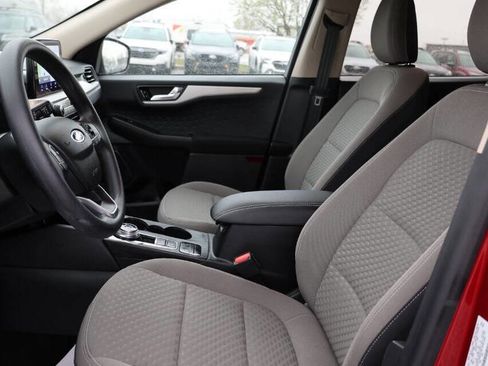 Used 2020 Ford Escape SE image 13