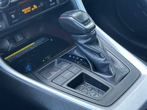 Certified 2020 Toyota RAV4 Limited FWD image 27