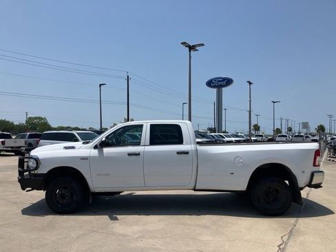 Used 2021 RAM 3500 Tradesman w/ Chrome Appearance Group AWD/4WD image 4