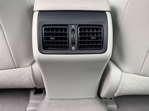 Used 2012 Toyota Camry XLE w/ Leather Pkg FWD image 50