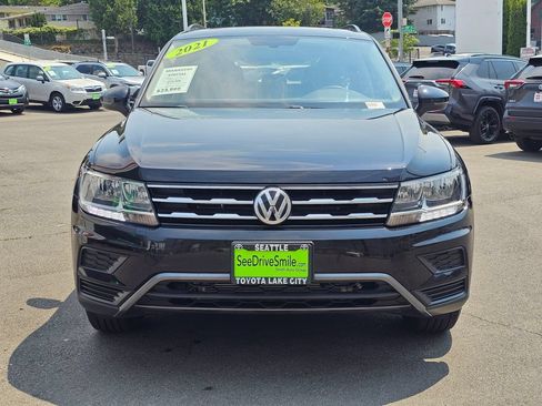 Used 2021 Volkswagen Tiguan SE w/ Panoramic Sunroof Package AWD/4WD image 2