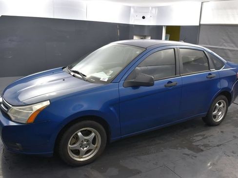 Used 2009 Ford Focus S FWD image 2