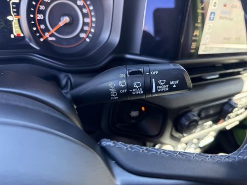 Used 2025 Jeep Wrangler Sport image 25