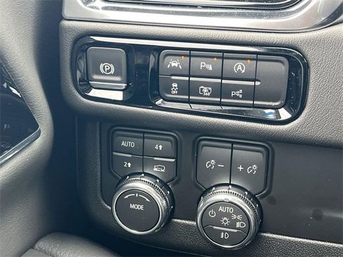 New 2026 GMC Yukon XL Denali image 21